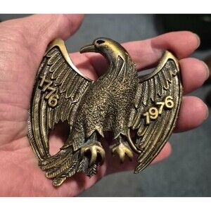 Vintage 1970s Patriotic American Eagle belt buckle, gold-tone finish READ